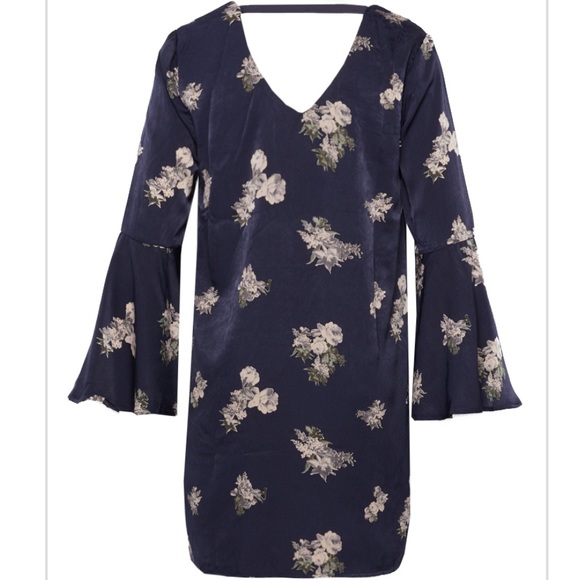 19 Cooper Bell Sleeve Shift Floral Dress in Medium - Picture 3 of 3